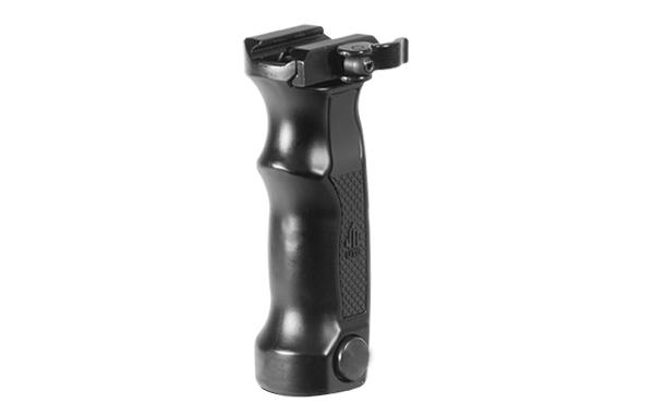 UTG D-Grip QD Vordergriff mit integriertem Zweibein MNT-DG01Q